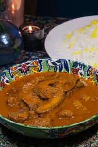 Khoresh Bademjan guiso persa de berenjena y cordero halal en PARSI restaurante persa Madrid cerca de Plaza de España